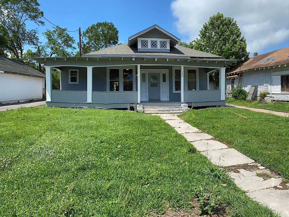4 Bedroom 2 bath home!