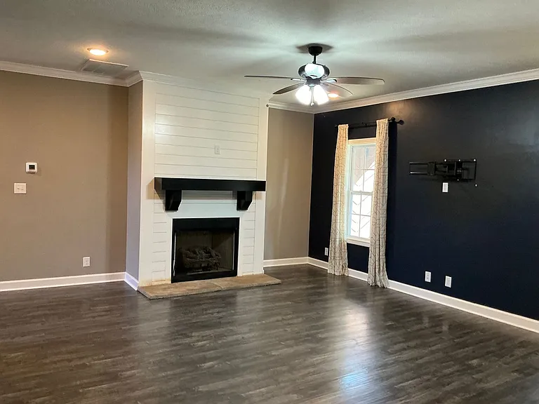 374 Rye Dr — Photo 2