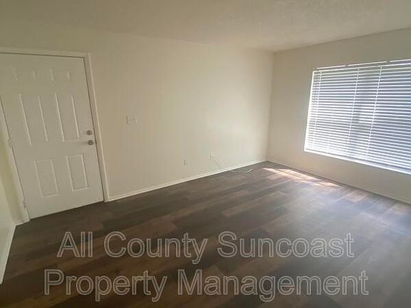 4th image of 7450 35th St N #901