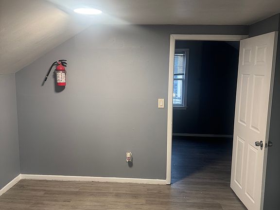 4th image of 70 Tiffany Pl Fl 3rd