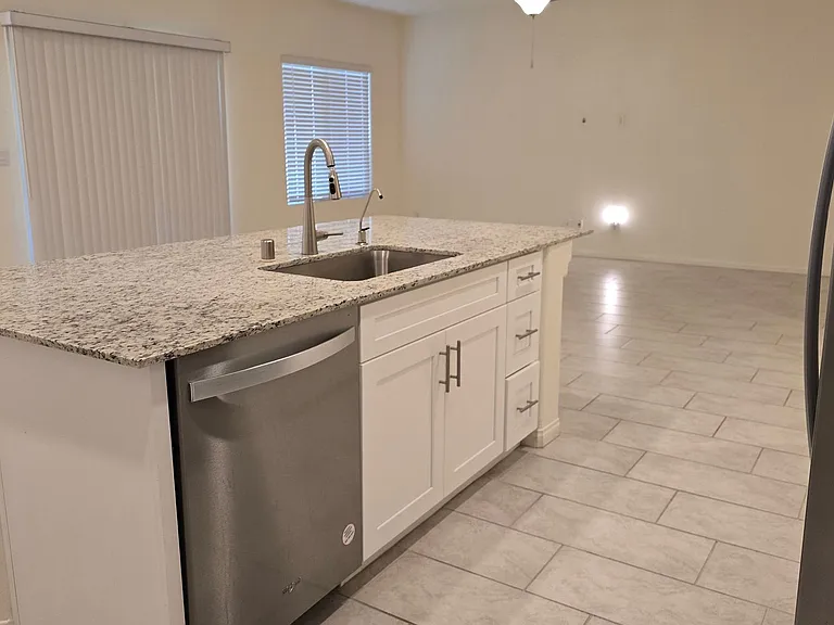 7647 Duran Harbor Ln — Photo 13