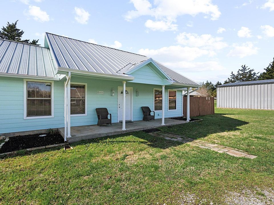 1st image of 404 Willow Dr