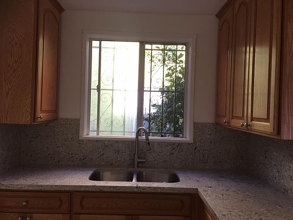 5th image of 4259 Garthwaite Ave