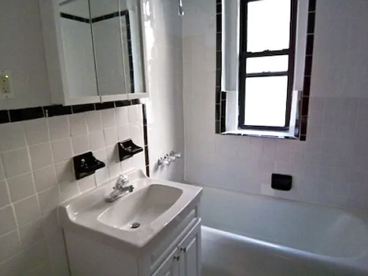 Rented by Citi Habitats | media 16