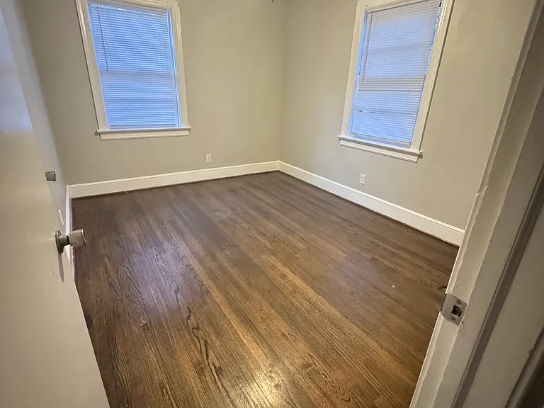 628 Eastern Ave — Photo 7
