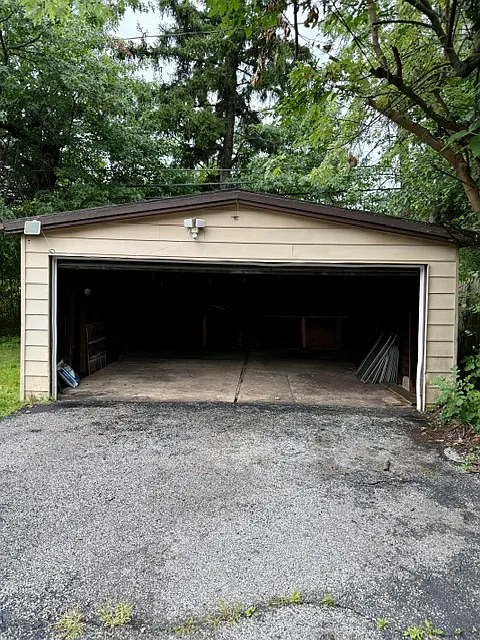 3 bed, 1.5 bath, 2244 sqft, $1,800 — Photo 3