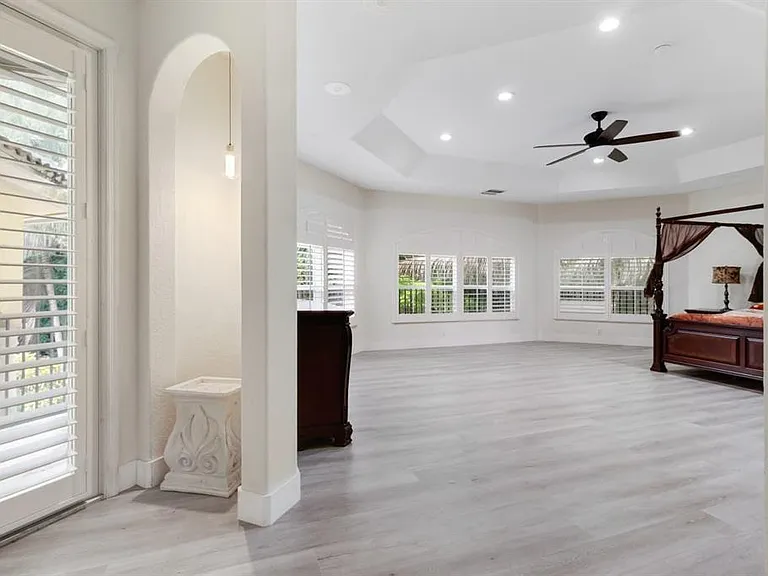 6301 SW 58th Ct — Photo 9