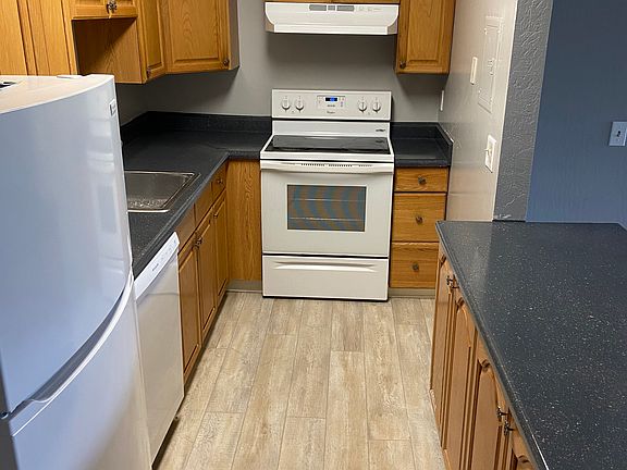 2nd image of 620 Alamo Ct #10