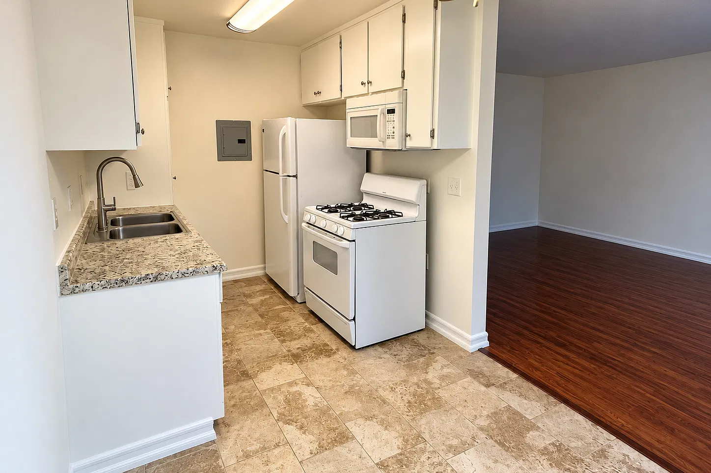 Studio, 500 sqft, $1,995 — Photo 2