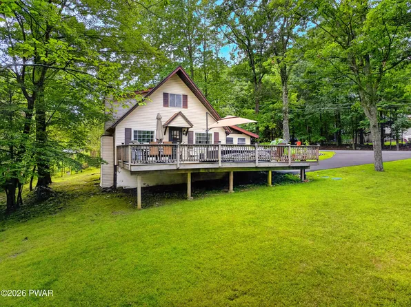100 Westwood Dr, Dingmans Ferry, PA 18328