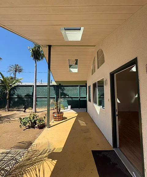 2334 Virginia Ave — Photo 4