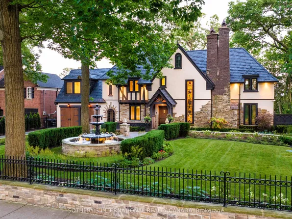 57 Baby Point Cres, Toronto, ON M6S 2B7