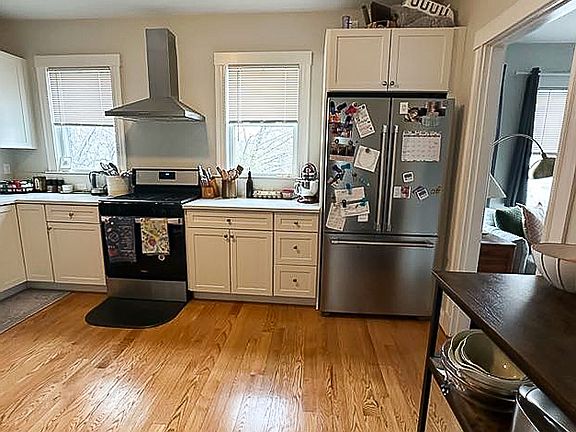 2nd image of 64 Montgomery St #3