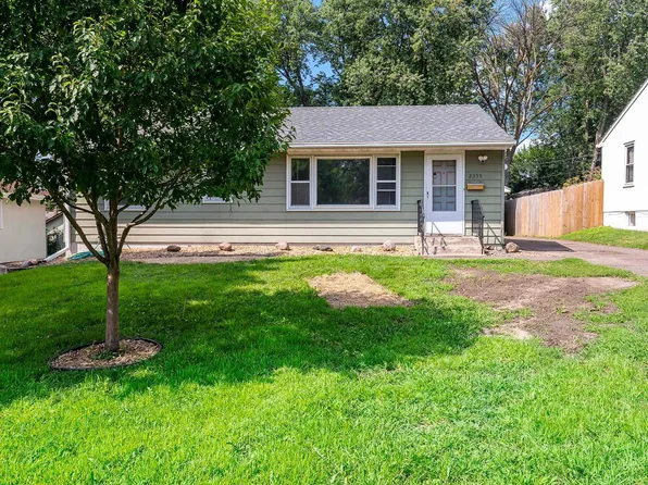 2355 Cowern Pl E, North Saint Paul, MN 55109