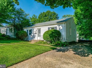 1404 N Roosevelt St, Arlington, VA 22205