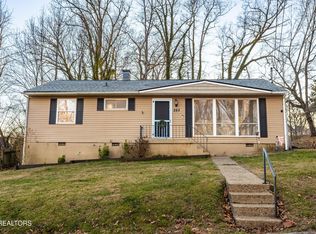 285 East Dr, Oak Ridge, TN 37830