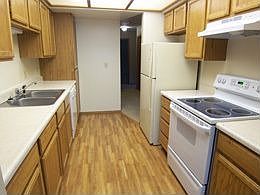 2nd image of 2200 W Dickerson St APT 9