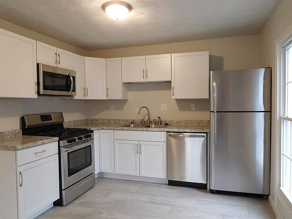 3rd image of 321 S Sale St