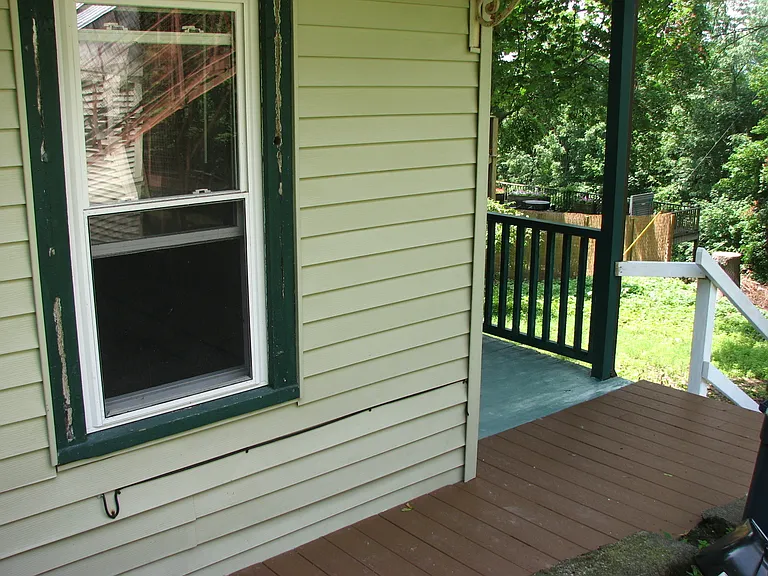 216 University Ave — Photo 54