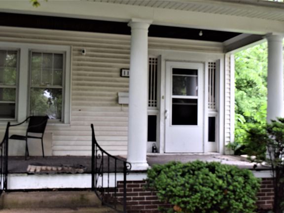 2nd image of 116 E Briarwood Ct