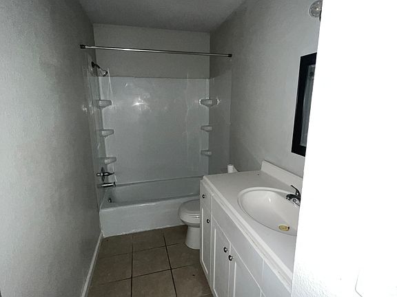 3rd image of 6411 S Newport Ave APT D