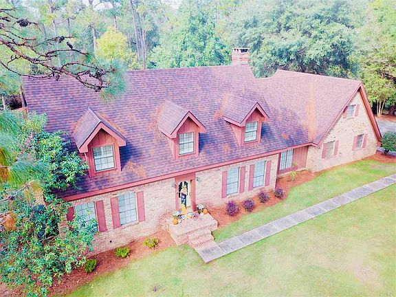 3rd image of 304 Brookwood Dr