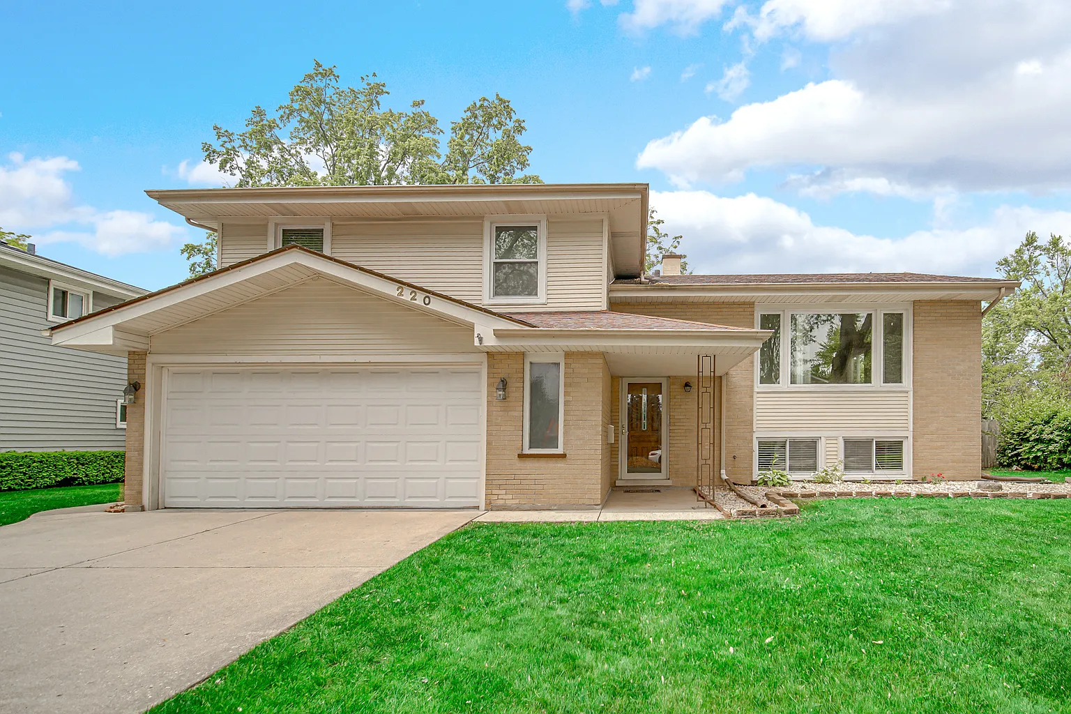 220 N Yates Ln photo 1