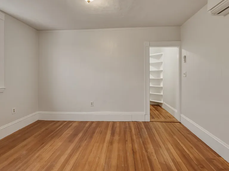 14 Magnolia Sq #3 — Photo 9