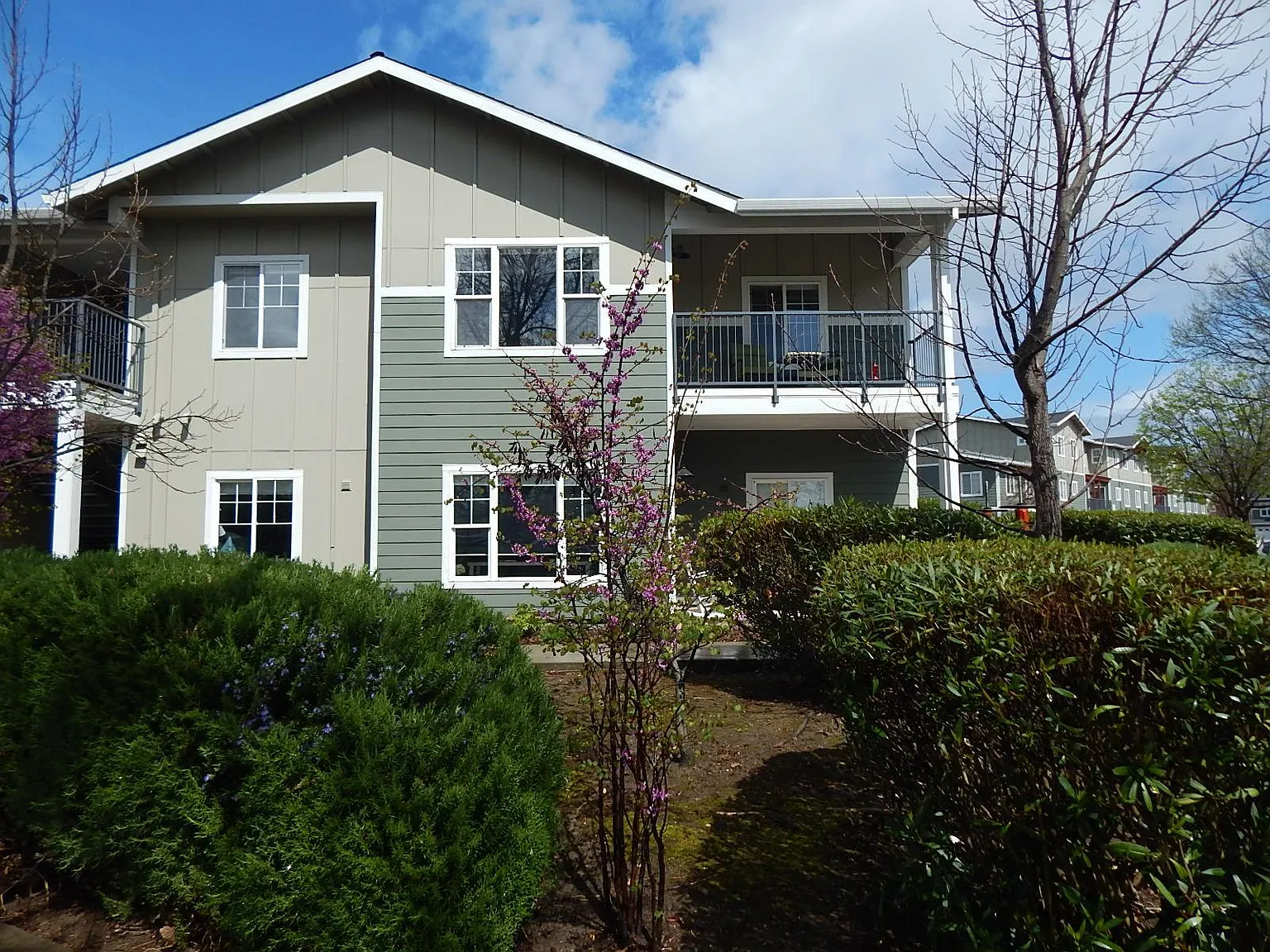 2 bed, 942 sqft, $2,700 — Photo 1