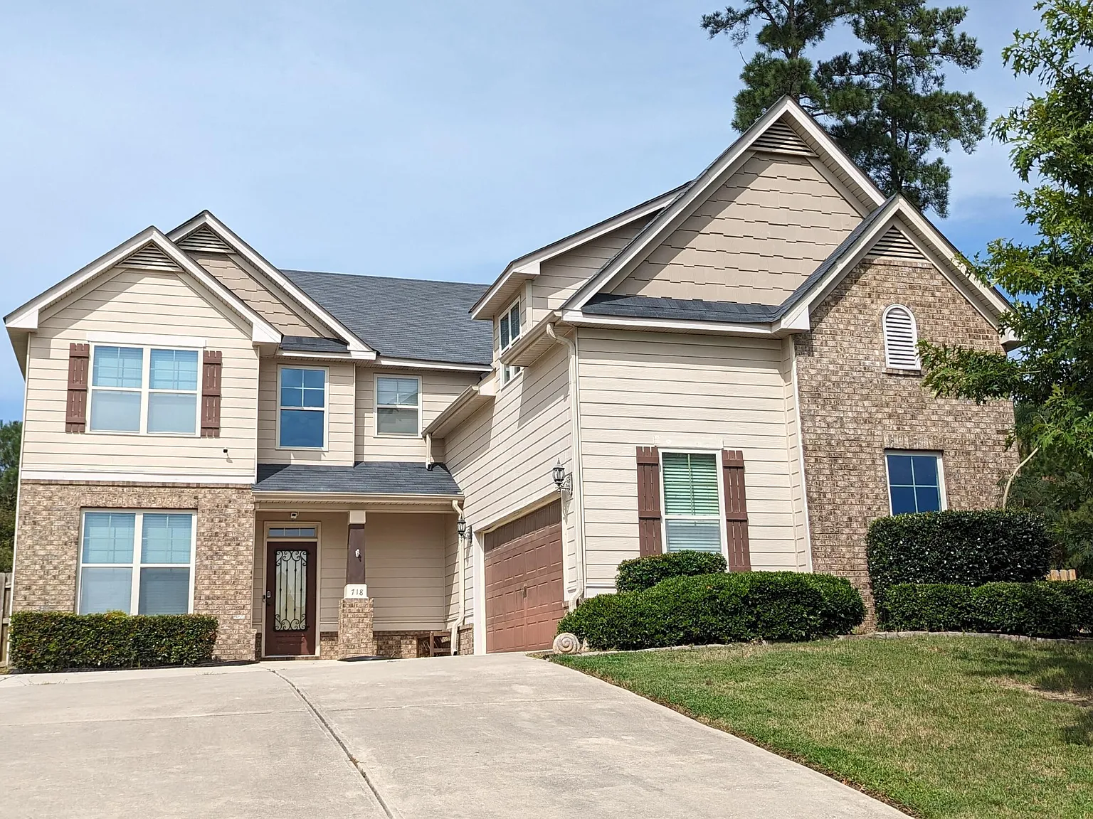 4 bed, 3.0 bath, 3075 sqft, $2,450 — Photo 1