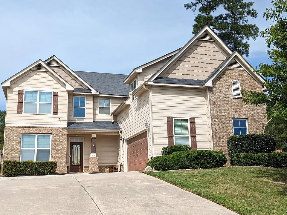 718 Erika Ln