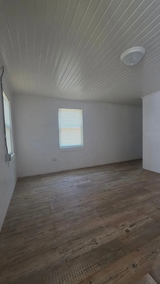 1404 S Jackson — Photo 3