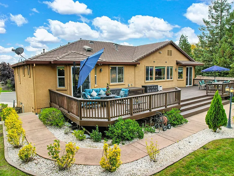 1676 Stronsay Ct — Photo 96