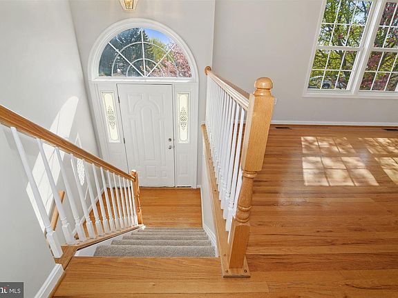 3rd image of 106 Southampton Ct