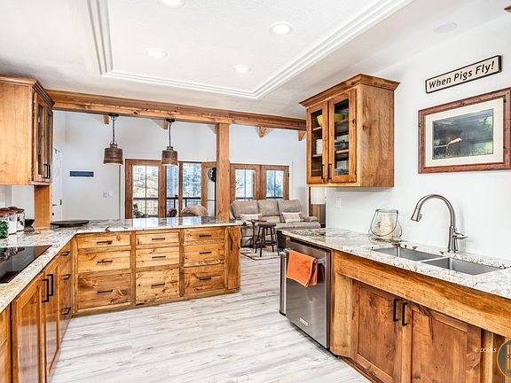 3rd image of 2060/2080 E Strawberry Point Rd