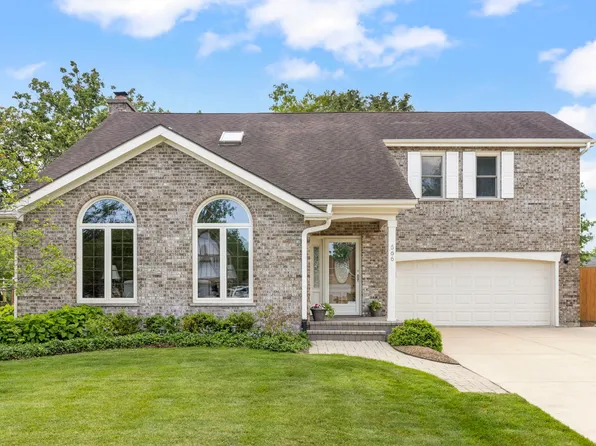 2S566 Thaddeus Cir, Glen Ellyn, IL 60137