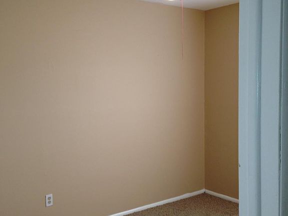 5th image of 212 Woodlake Manor Dr