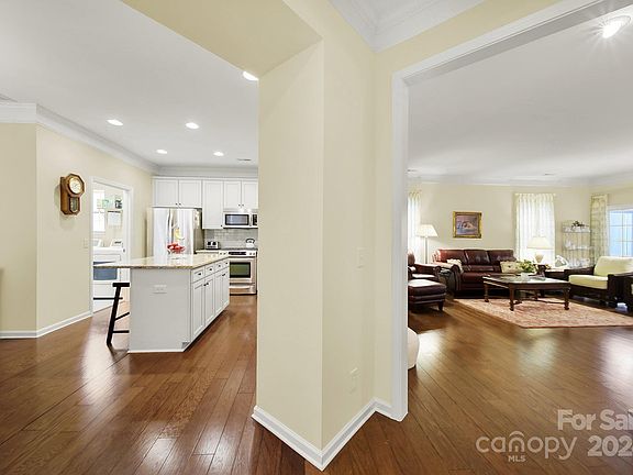 3rd image of 6006 Bison Ct