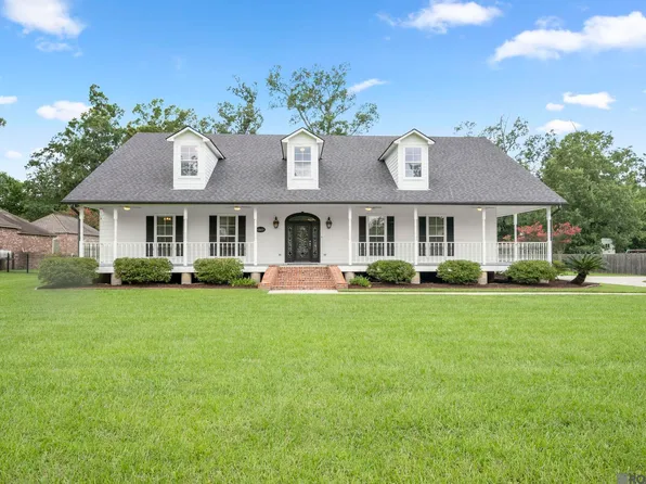 6323 Oak Cluster Dr, Greenwell Springs, LA 70739