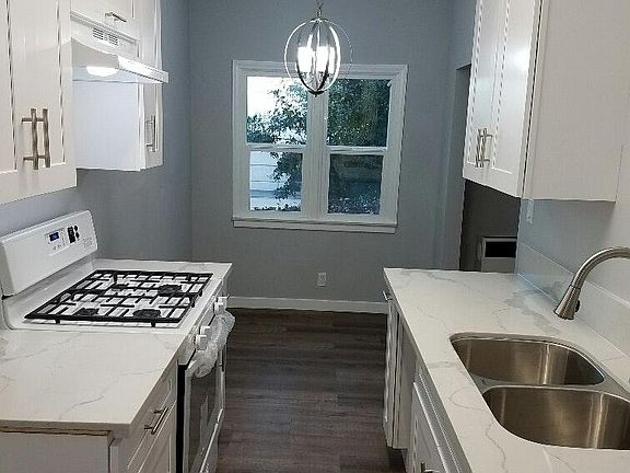 3rd image of 703 E Providencia Avenue # Fl 2nd