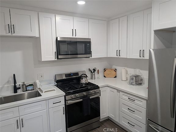 5th image of 311 W Green St