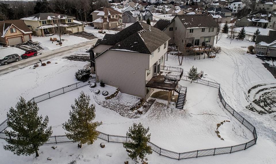2nd image of 963 Woodview Cir