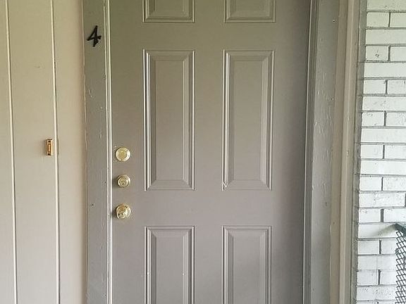2nd image of 500 Willow Dr APT C4