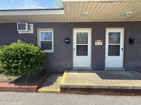 312 Roosevelt Rd #B, Jacksonville, NC 28540