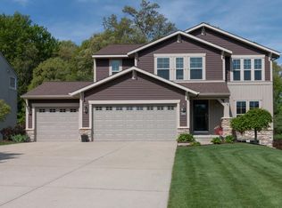 2655 Atwater Hills Dr NE, Grand Rapids, MI 49525