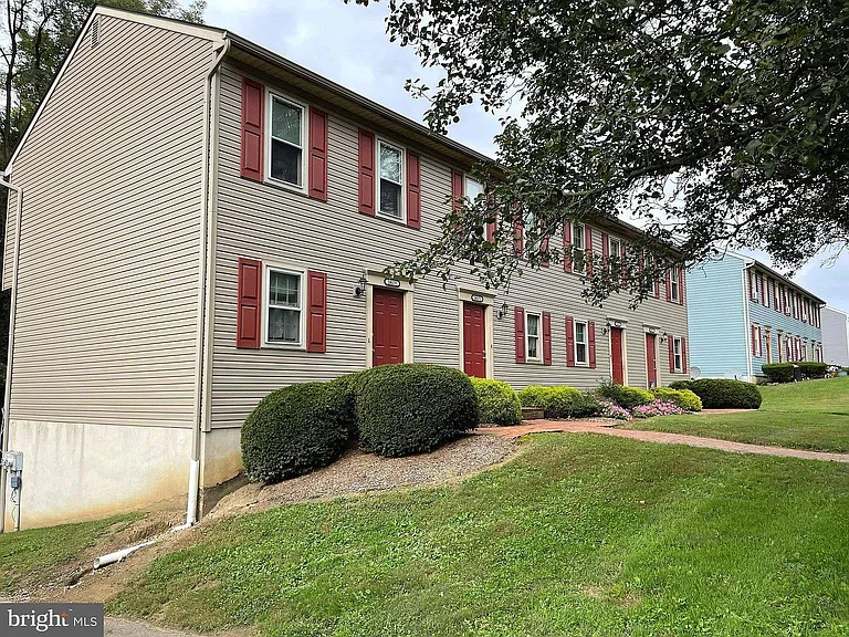 1617 Chadwick Cir #B — Photo 1