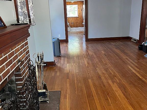 4th image of 824 E 23rd Ave
