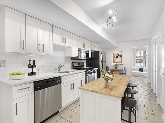 2nd image of 16 Manning Ave #1
