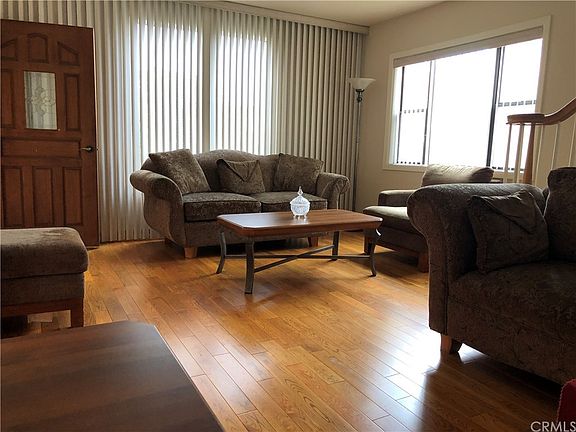 3rd image of 533 W 113th St