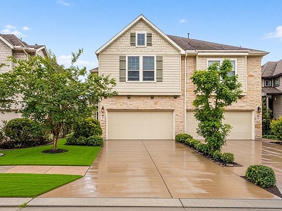 3rd image of 8718 Laurel Crest Dr